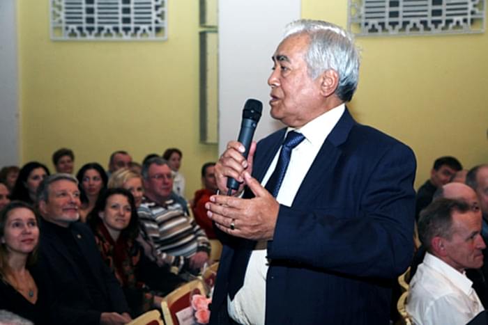 Кажимкан Касымович Масимов на 30-летии Школы йоги Андрея Лобанова в 2013 году